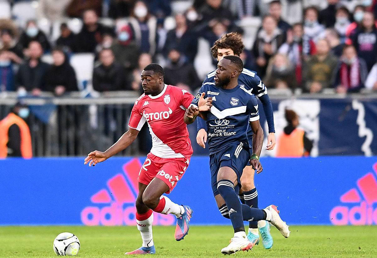 雷火电竞简介-包含斯特拉斯堡主场平梅斯，主场遭遇阻击的词条