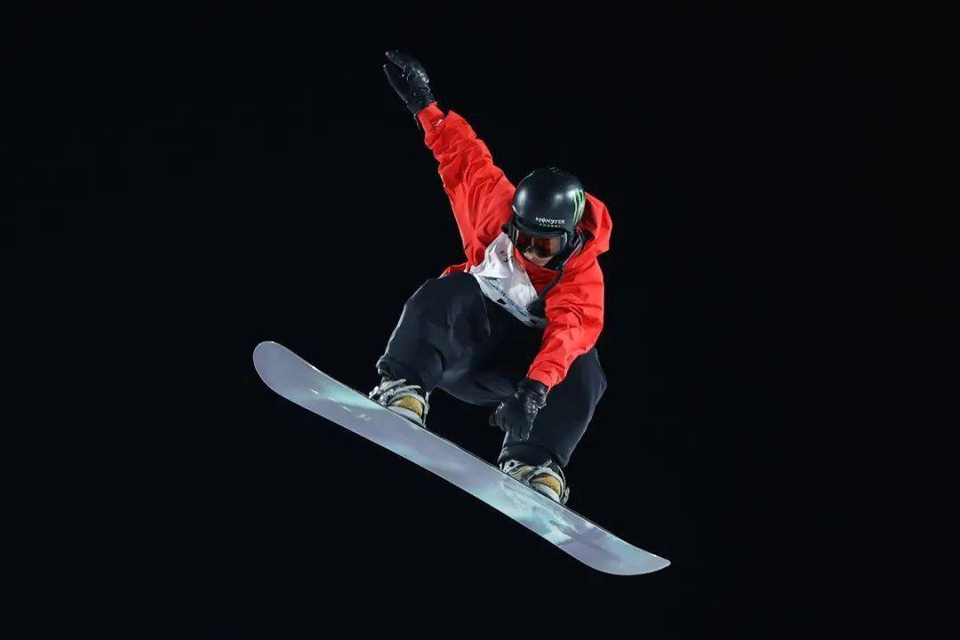 智利队在滑雪比赛中勇夺第一