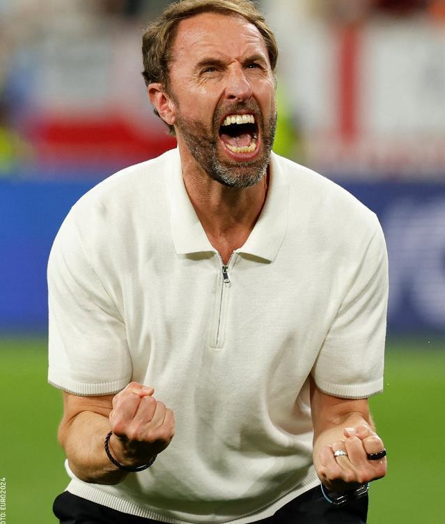 雷火电竞网站-乌克兰队逆转胜利，成功晋级小组赛