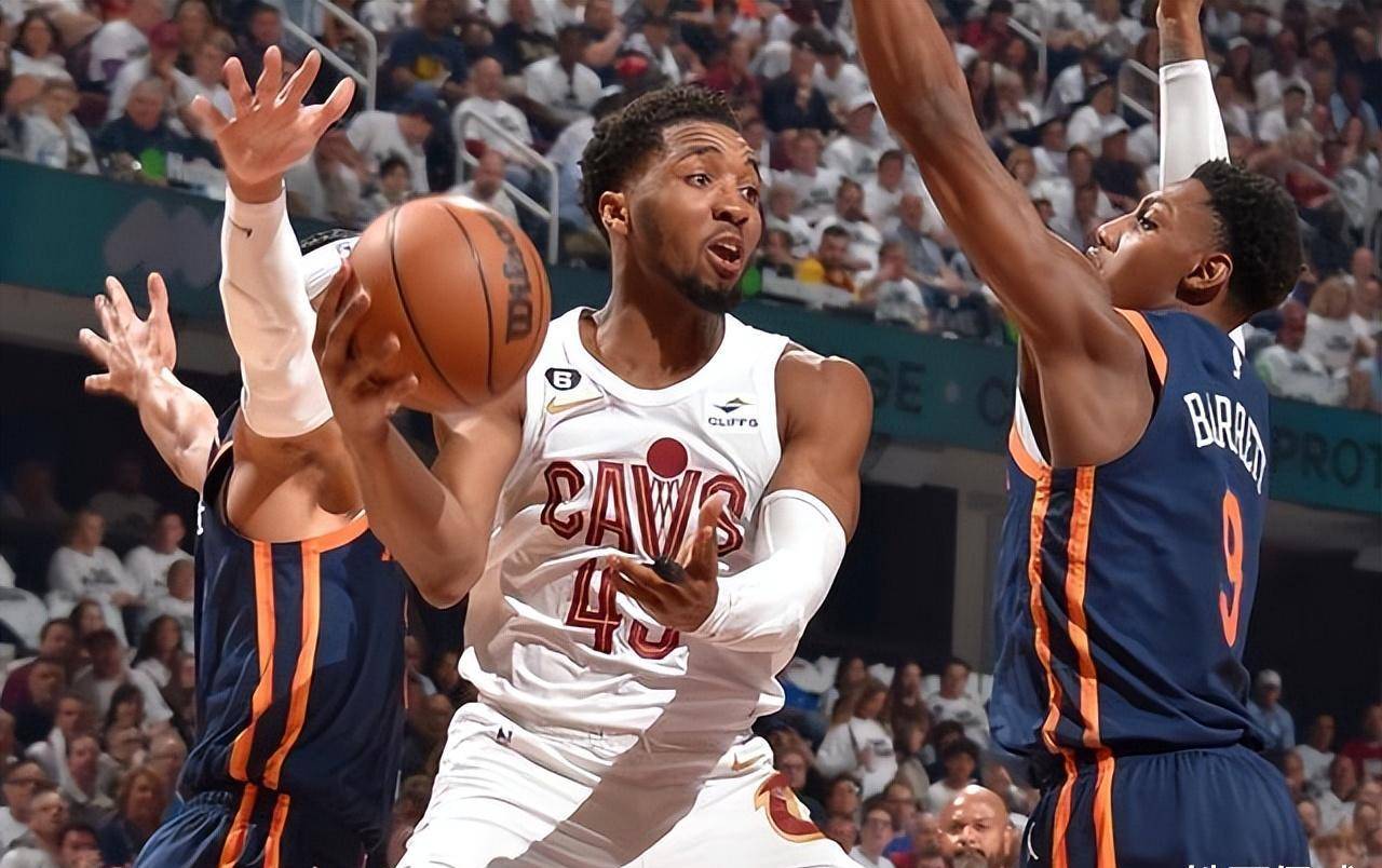 江苏队逆转勇士，米切尔点燃赛场