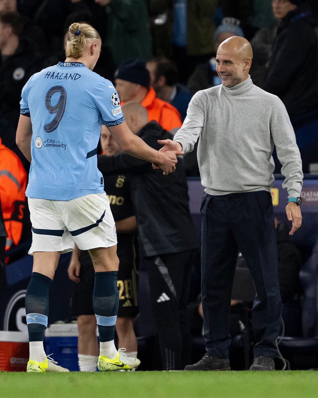 塞内加尔逆转切尔西，哈兰德点燃赛场