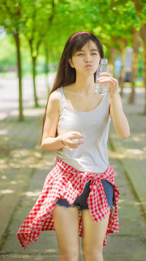 雷火电竞主播-唯一性的解构，当德布劳内、伊拉克与巴萨在同一天展现不可复制的足球