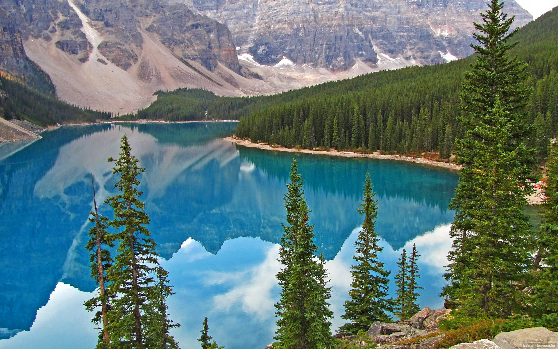 欧战悬念终结于亚平宁，东瀛之星闪耀伊比利亚—佛罗伦萨洪都拉斯之战提前定局，久保建英国家德比接管比赛