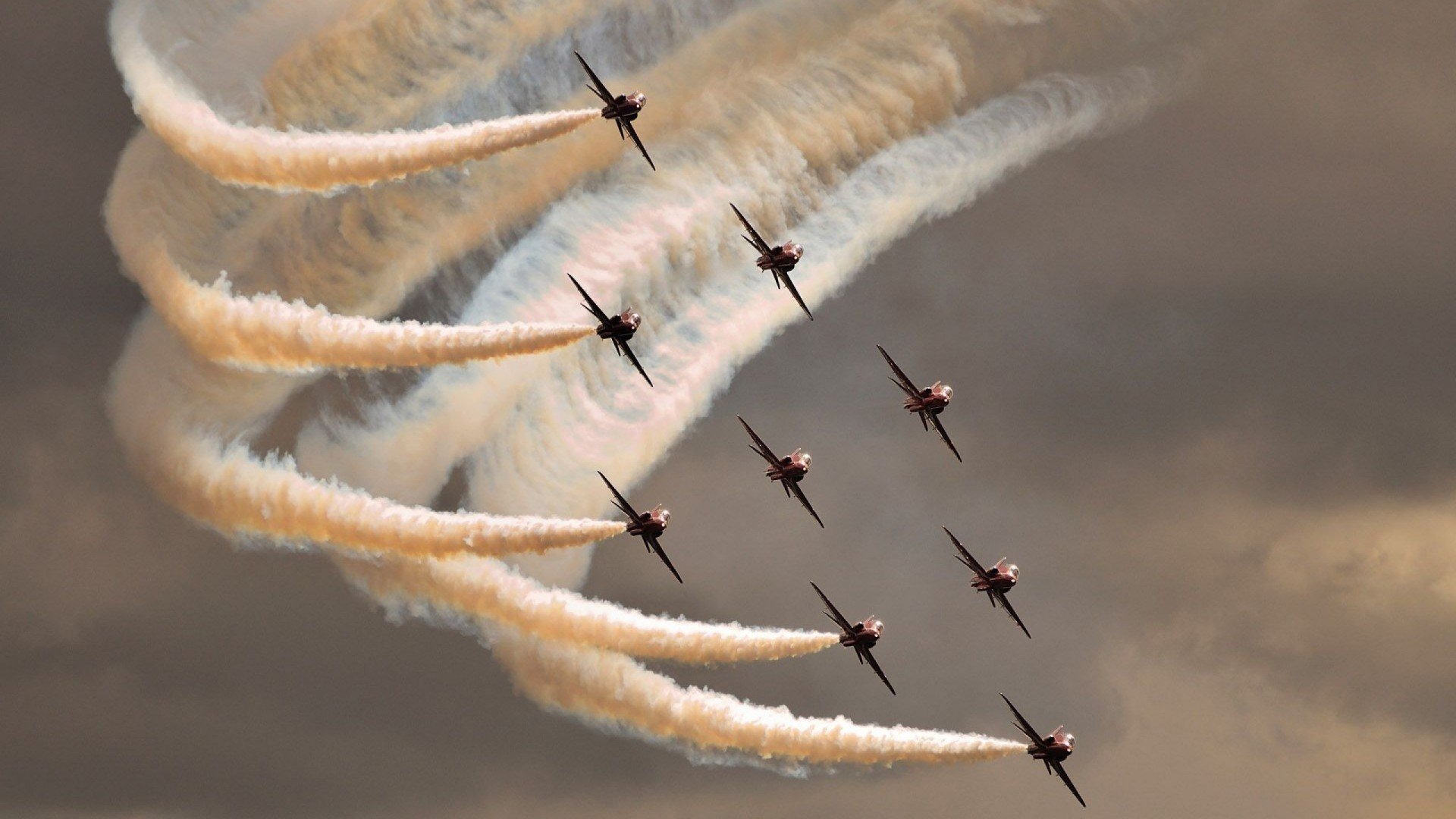 雷火电竞充值-致敬16年前复仇之战！英格拉姆末节17分踏平绿军，国王三分雨下出冠军相