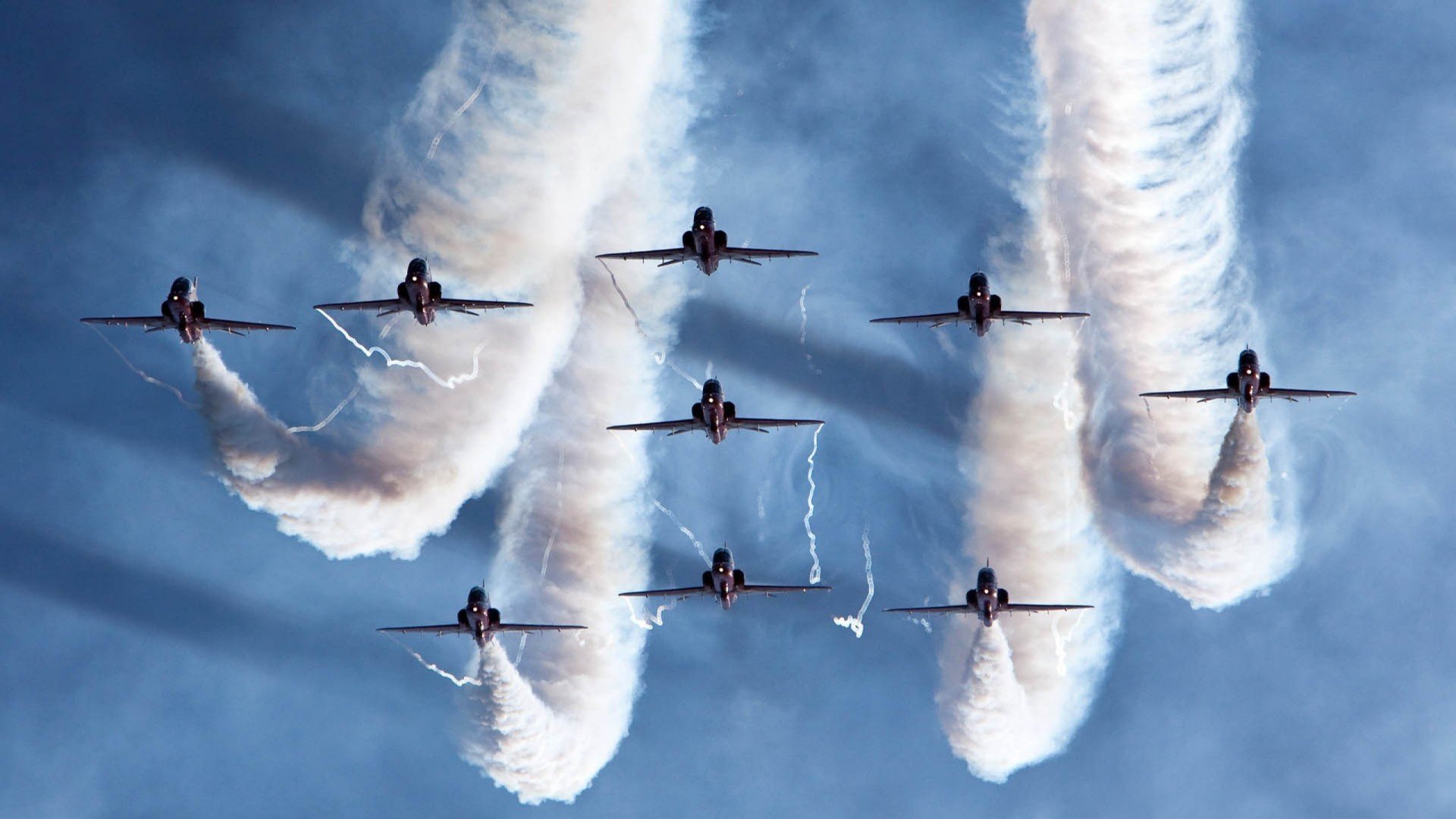 雷火电竞网站-连续得分与单圈统治，厄瓜多尔与基耶萨诠释的掌控力哲学